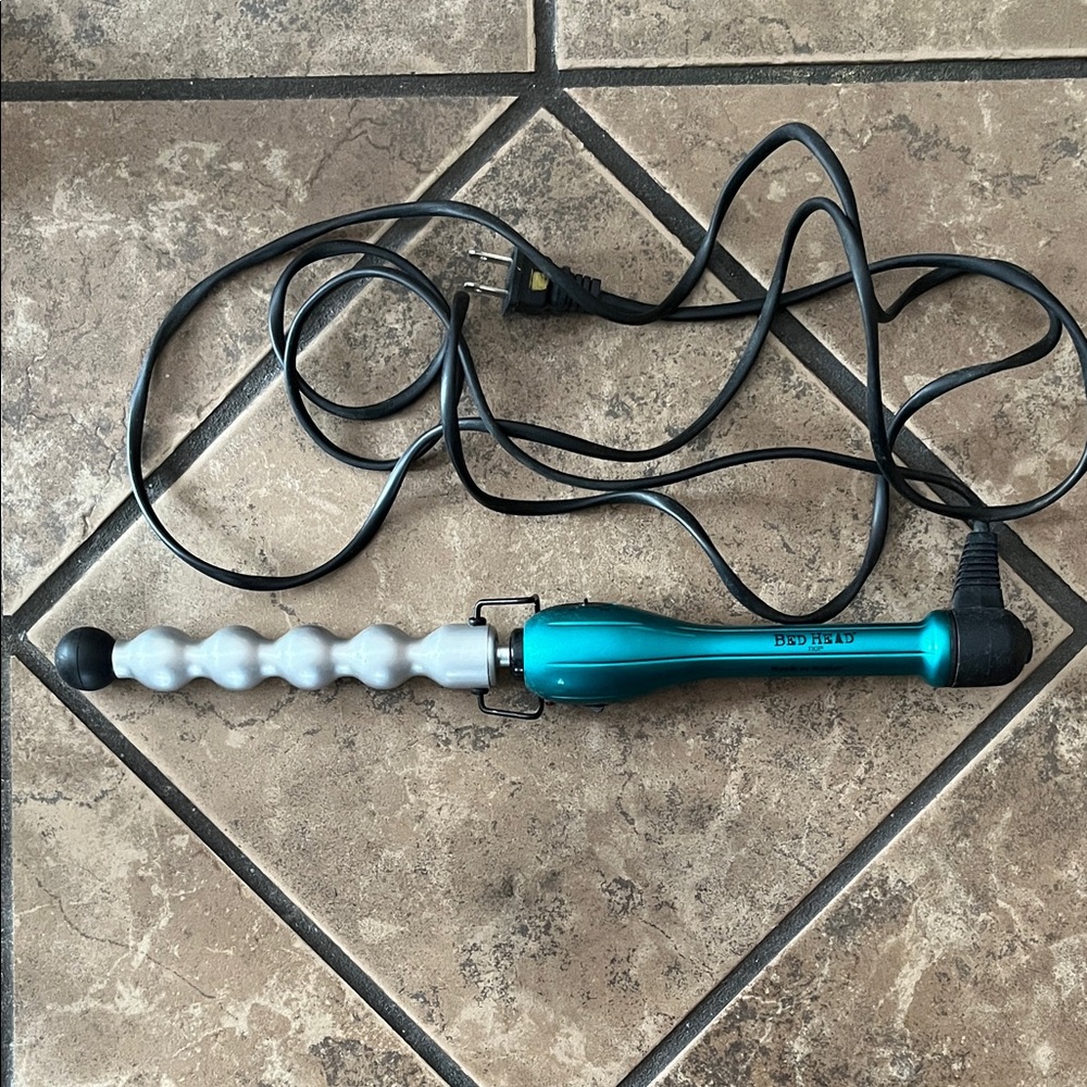 Bed Head Beaded Barrel Curling Wand